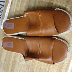 Box#0 NEW Vintage love mates sandals ( never worn)